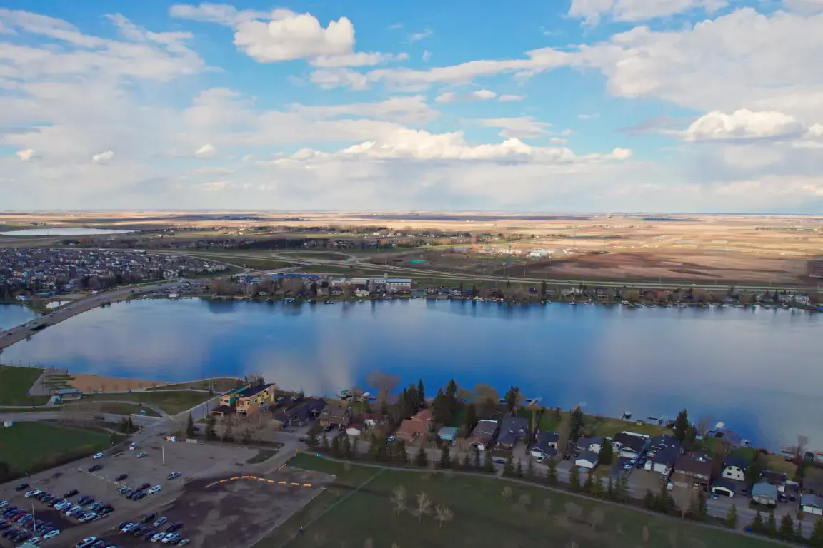 Everyday life in Westmere (Chestermere)